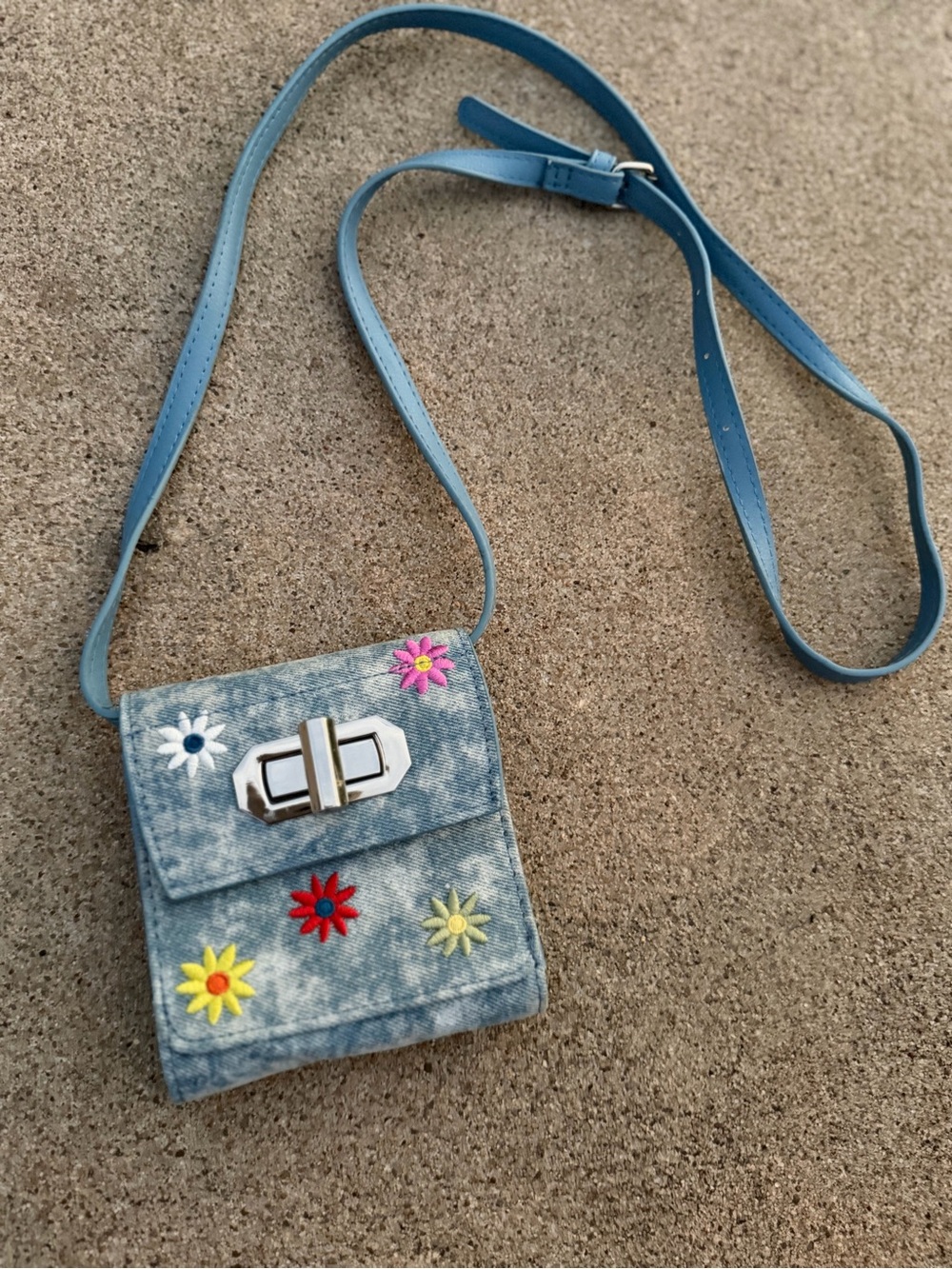 Vintage Y2K Daisy Embroidered Mini Crossbody Wallet Purse Floral Phone Bag